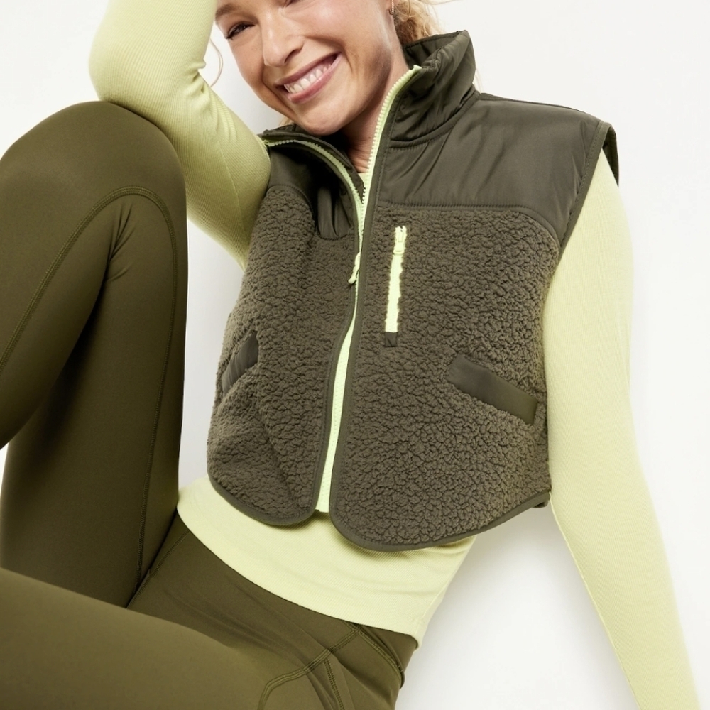 2X • Old Navy • Crop Hybrid Zip Vest